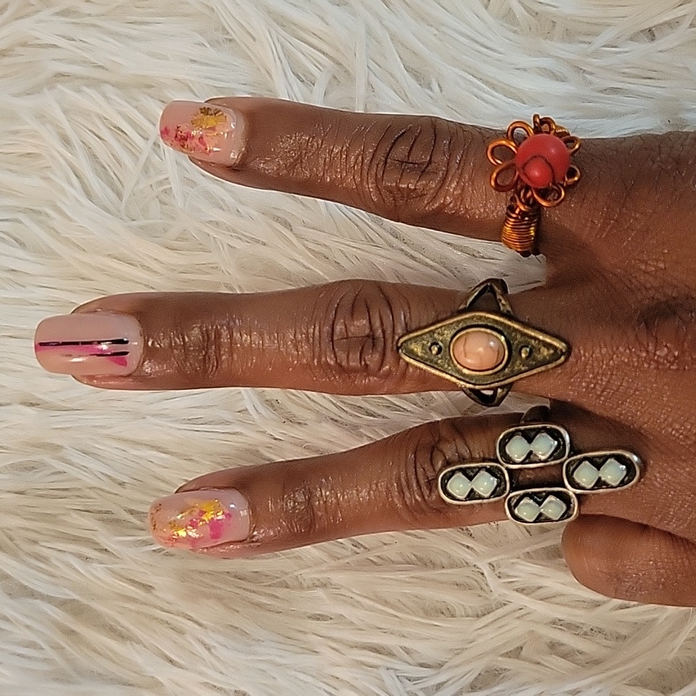 🩷 Three Beautiful Rings 🩷 - Picture 3 of 5